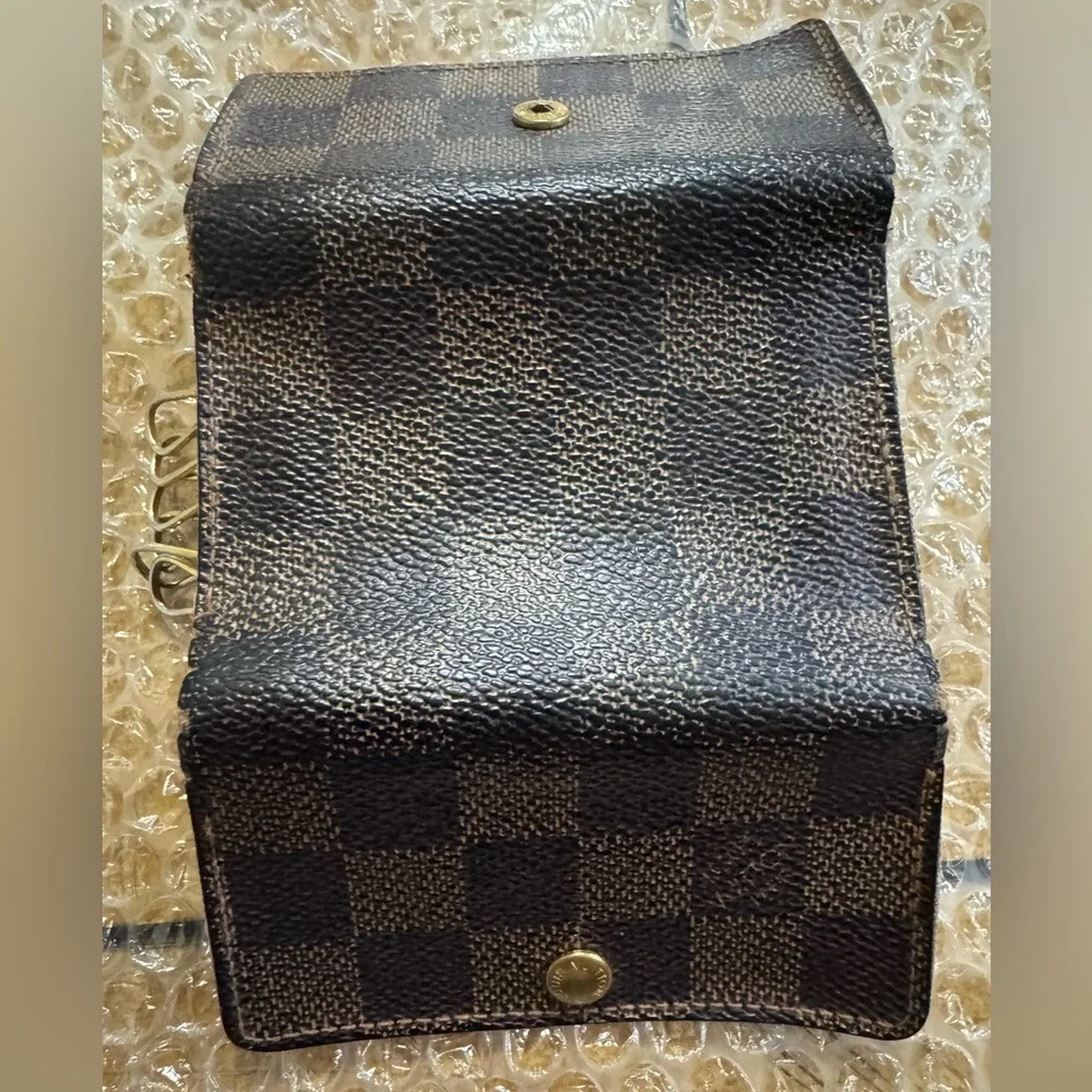Louis Vuitton Damier key holder fair